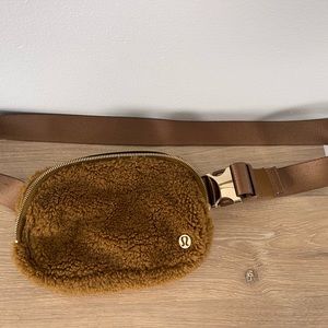 Lululemon everywhere belt bag FLEECE